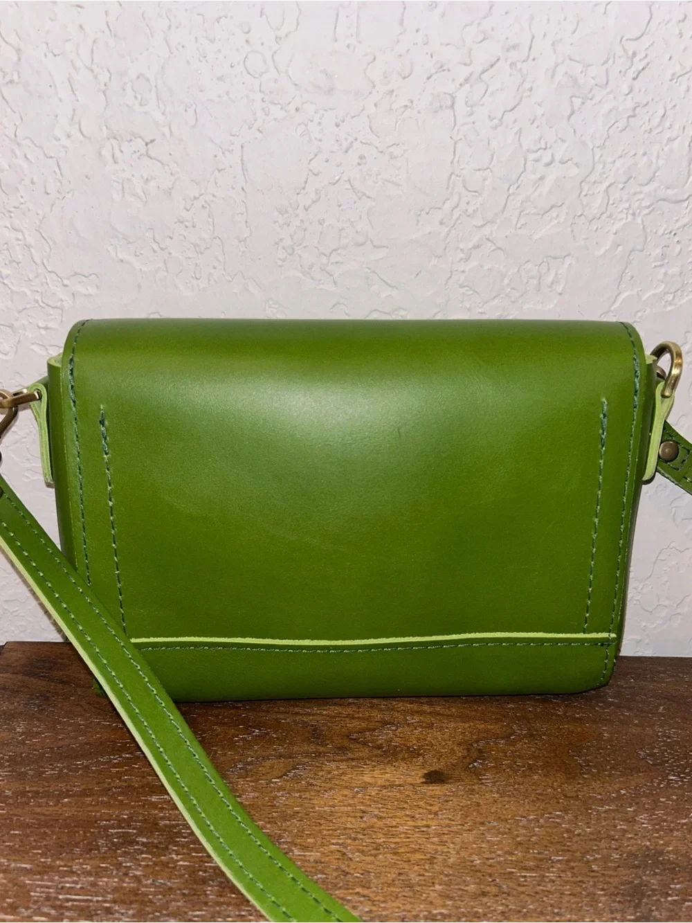 Portland Leather Green Apple Metro Crossbody Purse Bag